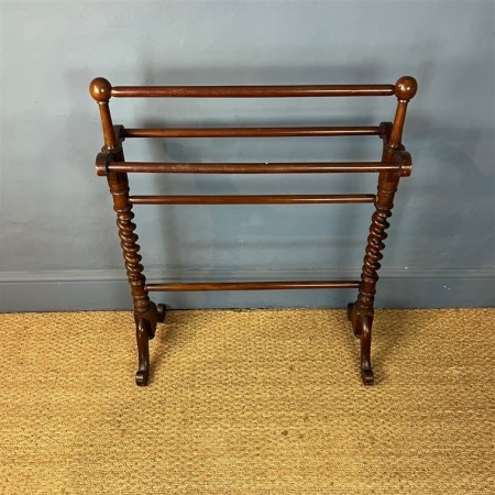 http://www.macintoshantiques.co.uk/web/images/stock4250-4300/smart_thumbs/ma4258 c_thumb_medium0_450.jpg
